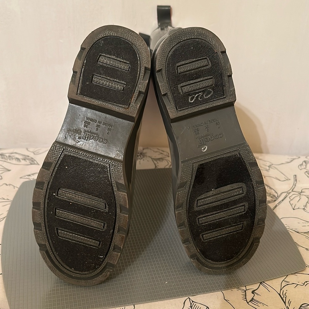 Boots - Picture 3 of 4